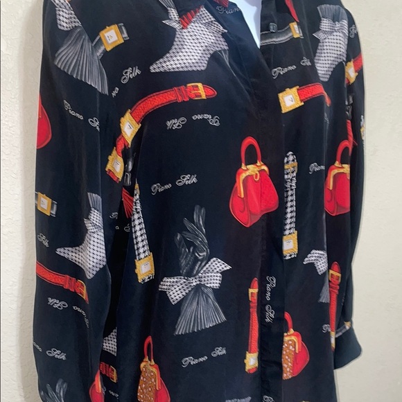 Piano vintage Chic Black Blouse with Red and Gold Accents - Picture 7 of 10